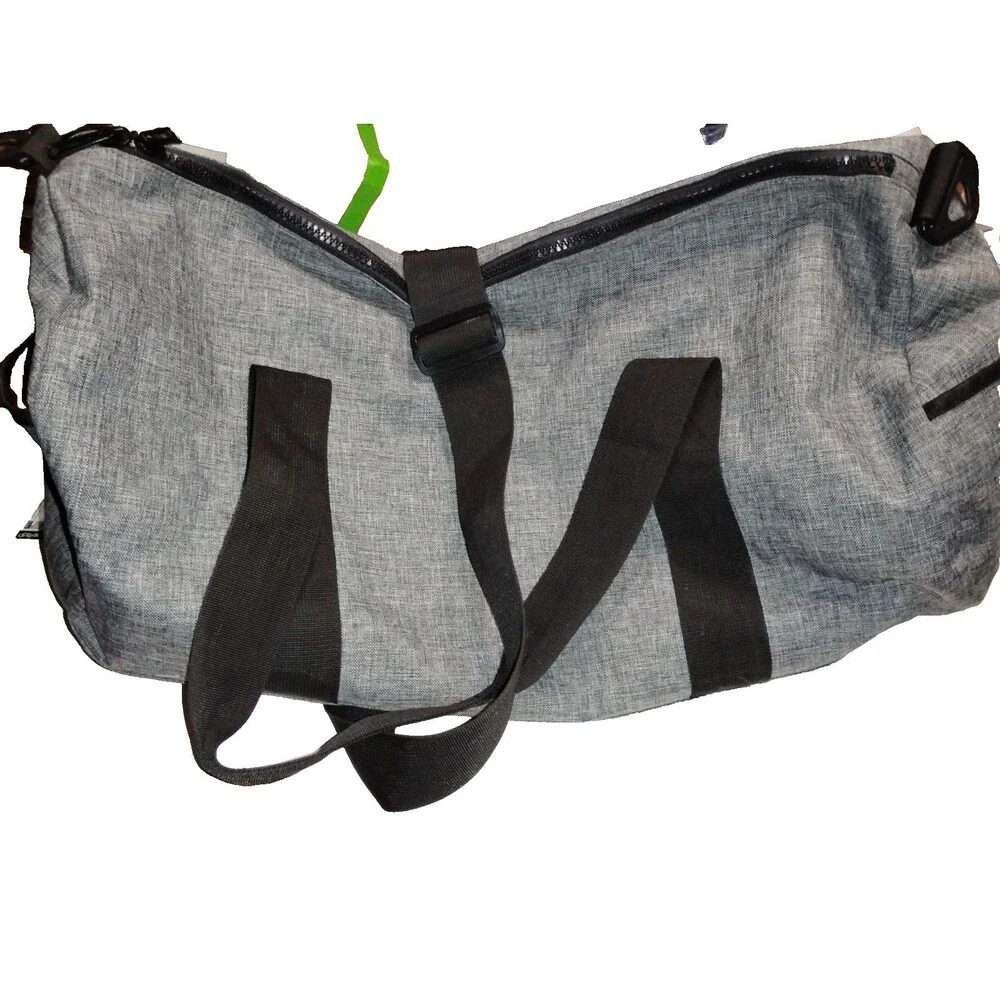 Herschel Gray Grip Gym Bag Side pockets w/snaps front pocket spacious 22x14x13